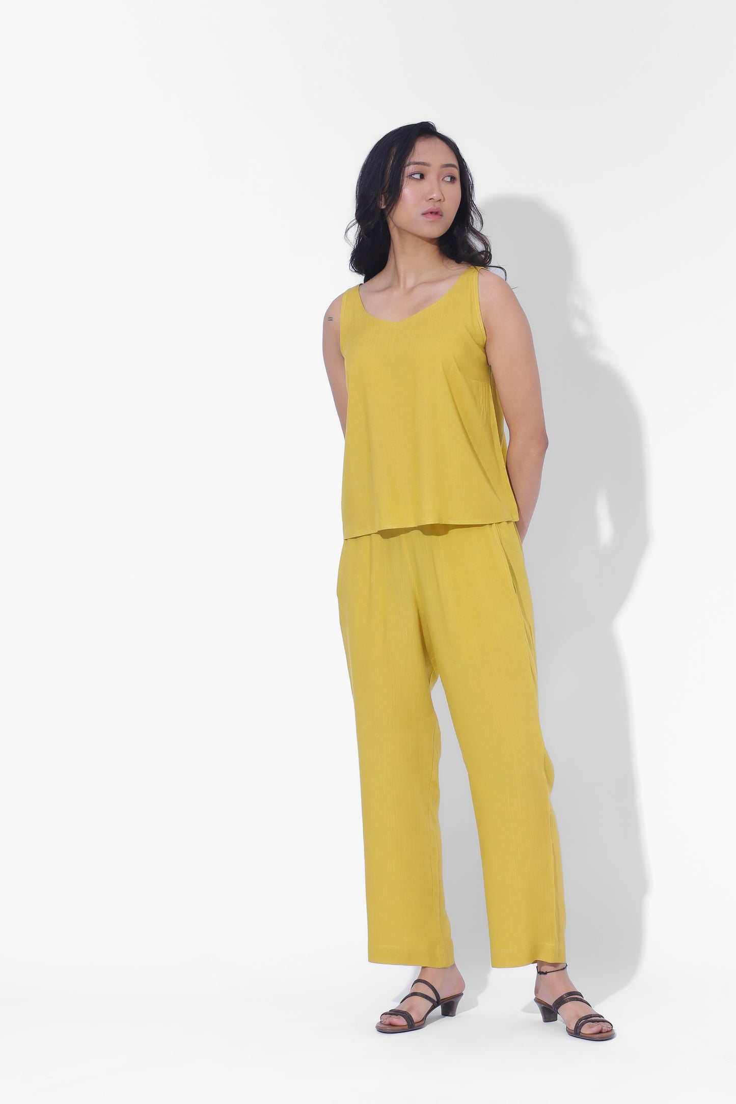 Taira Narrow Pants